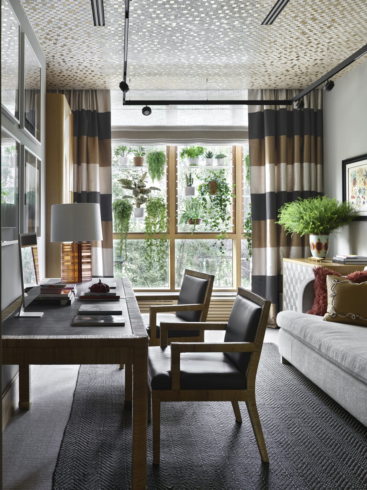 Apartment of an Art Colletor 6